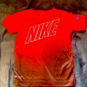 Nike Boys’ Dri Fit s/s Logo tee